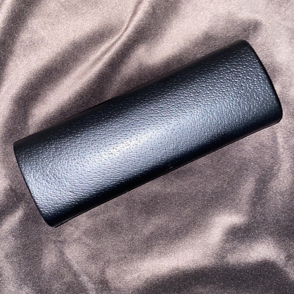 Burberry black leather  sunglasses case - Picture 4 of 11